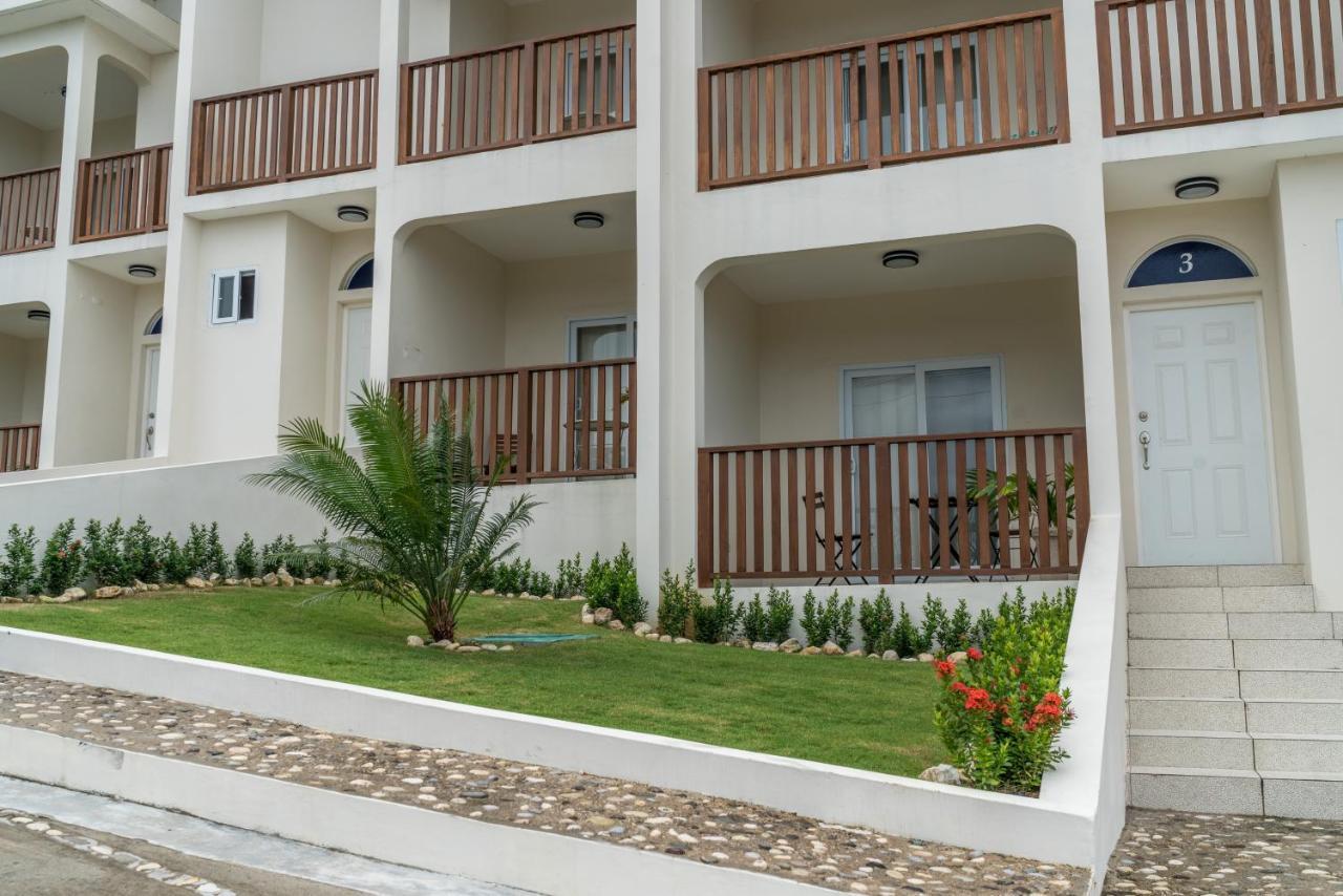 Family Complex Beside Beach W/Pool Montego Bay #1 Exterior photo