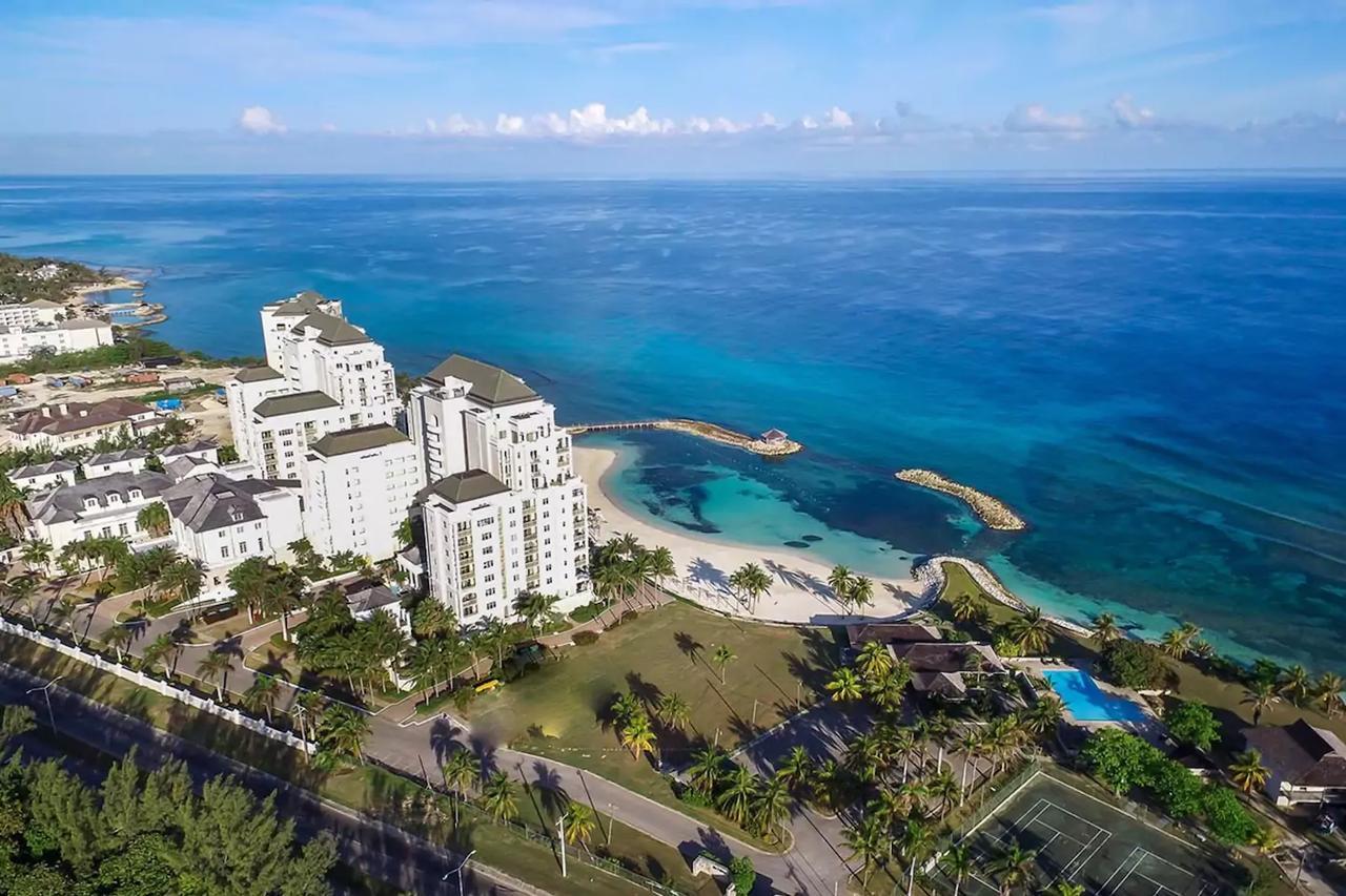 Family Complex Beside Beach W/Pool Montego Bay #1 Exterior photo
