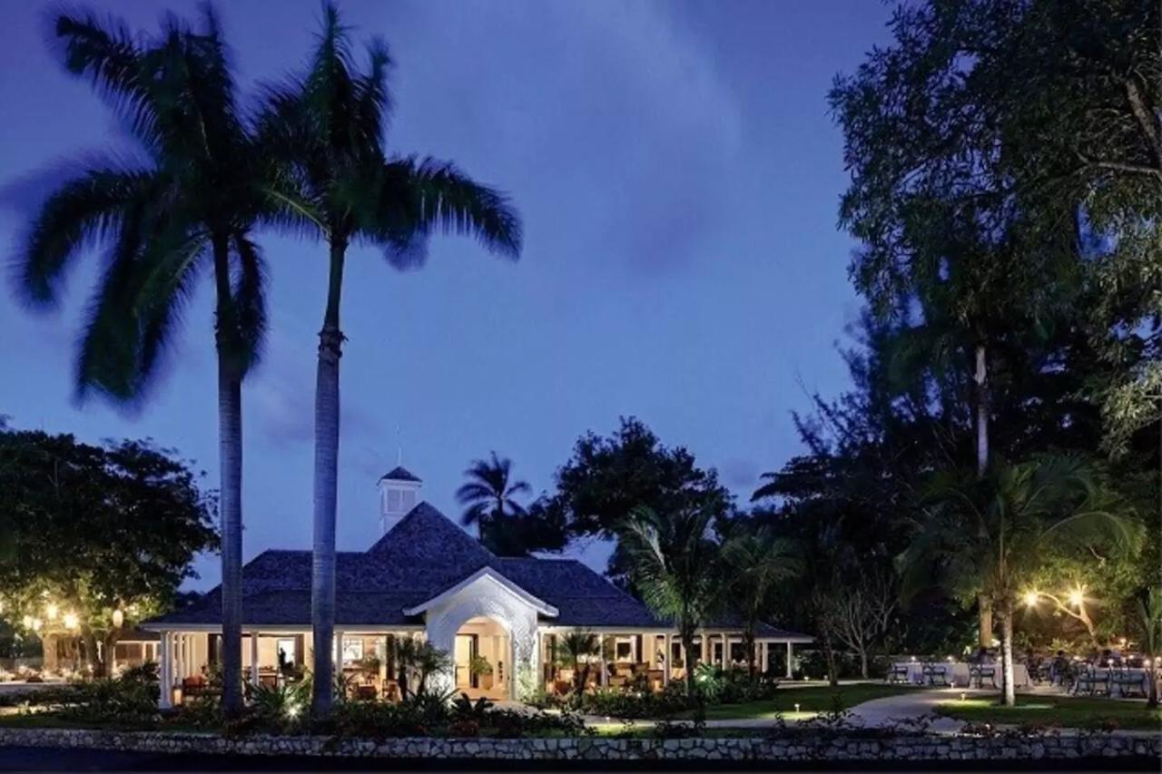 Family Complex Beside Beach W/Pool Montego Bay #1 Exterior photo