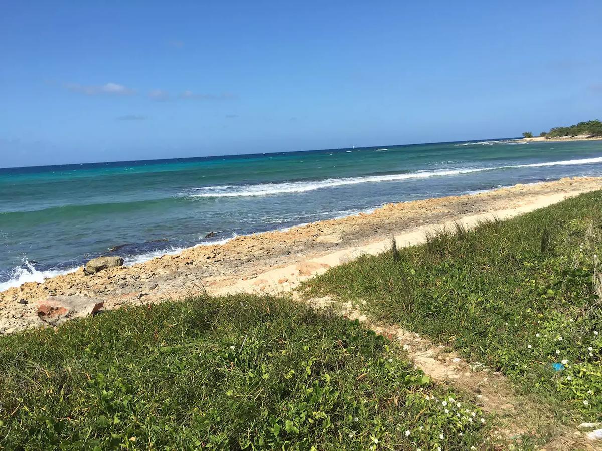 Family Complex Beside Beach W/Pool Montego Bay #1 Exterior photo