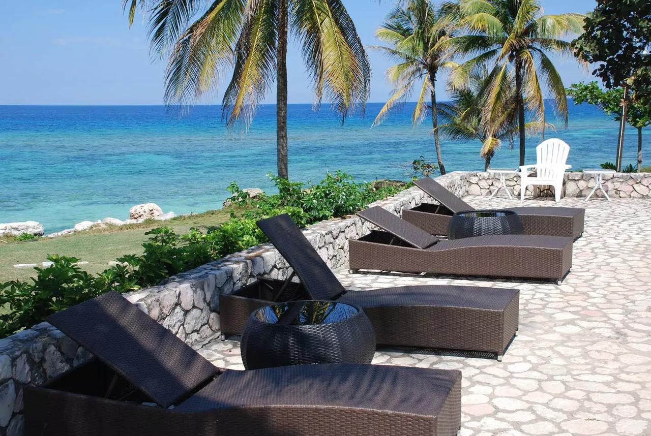 Family Complex Beside Beach W/Pool Montego Bay #1 Exterior photo