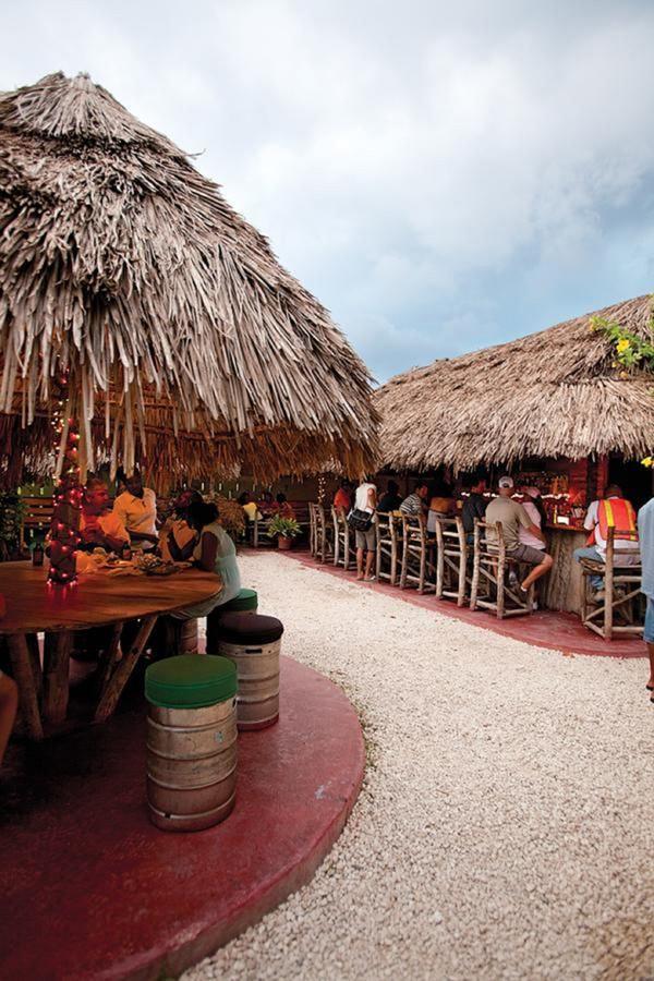 Family Complex Beside Beach W/Pool Montego Bay #1 Exterior photo
